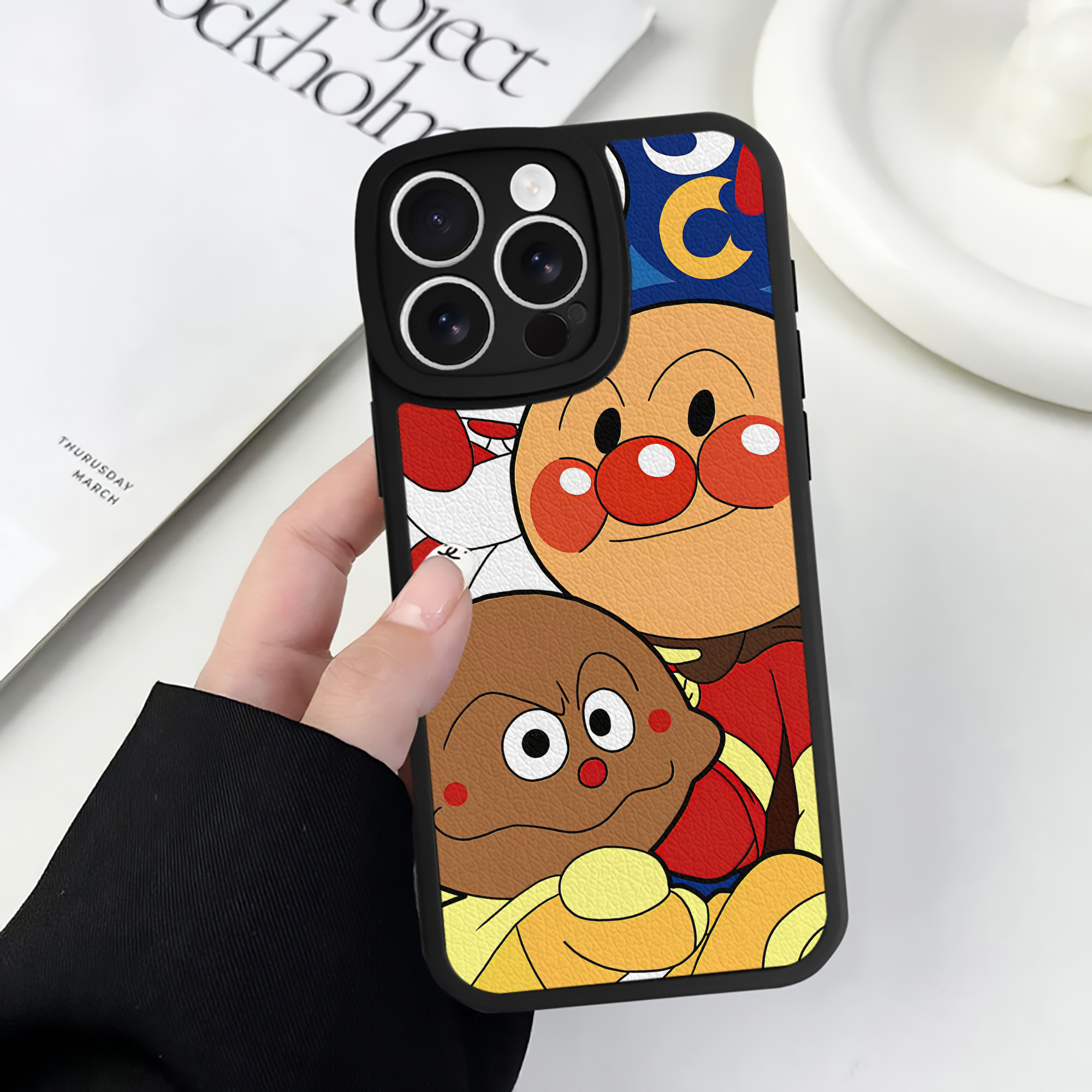 （画像用） アンパンマン Anpanman 【iPhone 16シリーズ対応】シリコンスマホケース（レザー調） 材質：シリコン